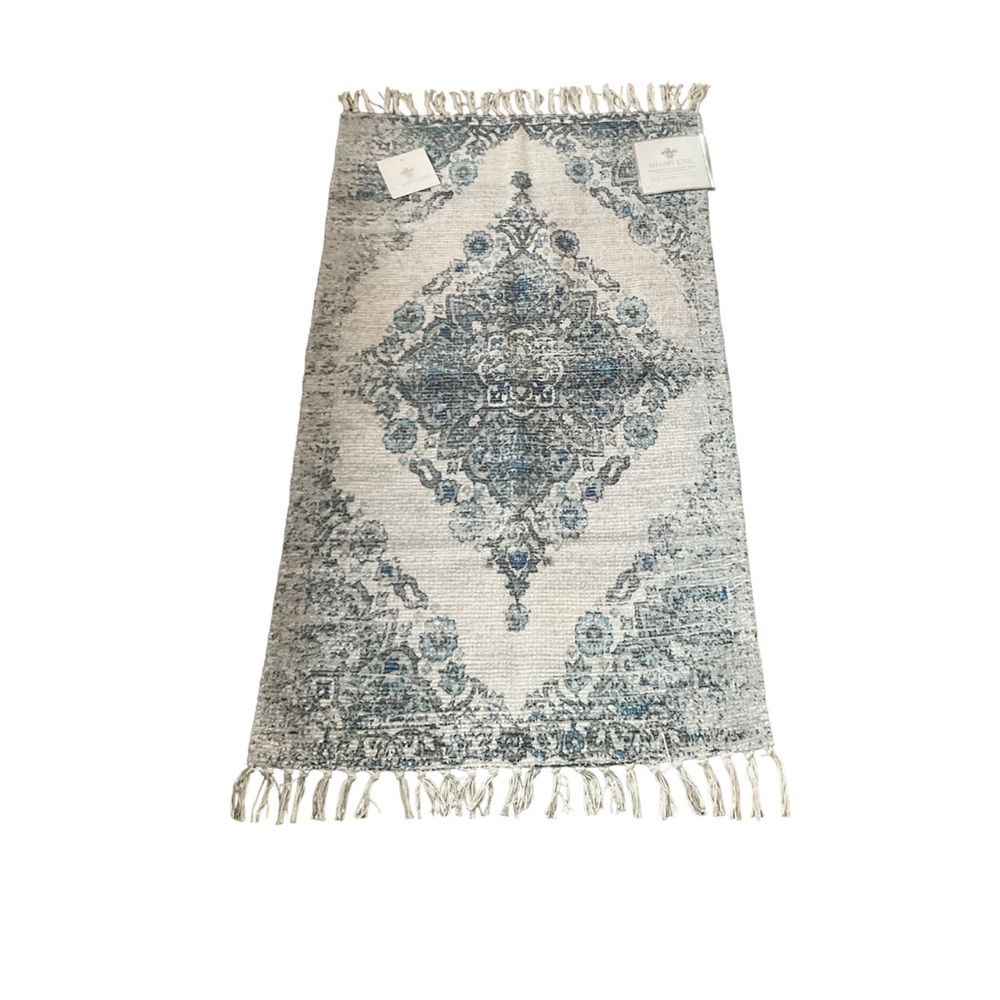 Shabby Chic Medallion Accent Rug